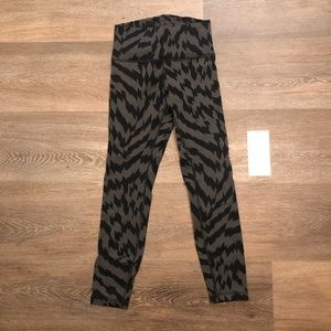 Wunder Train High-Rise Tight 25"